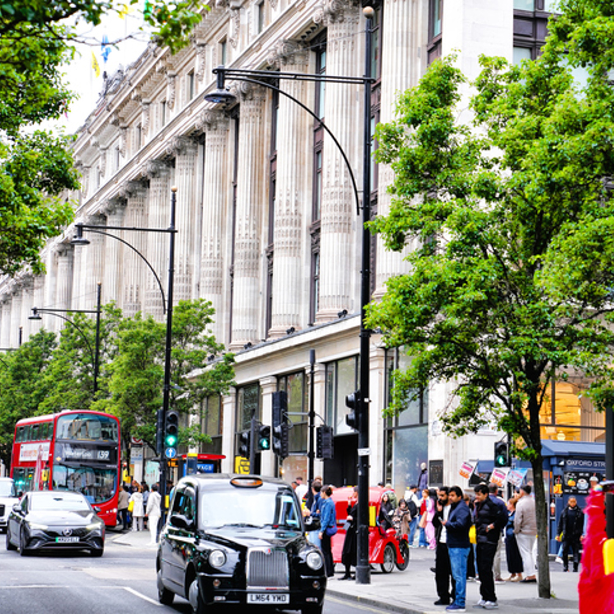 Oxford Street's Mayfair Edge: Where Premium Shopping Meets Luxury